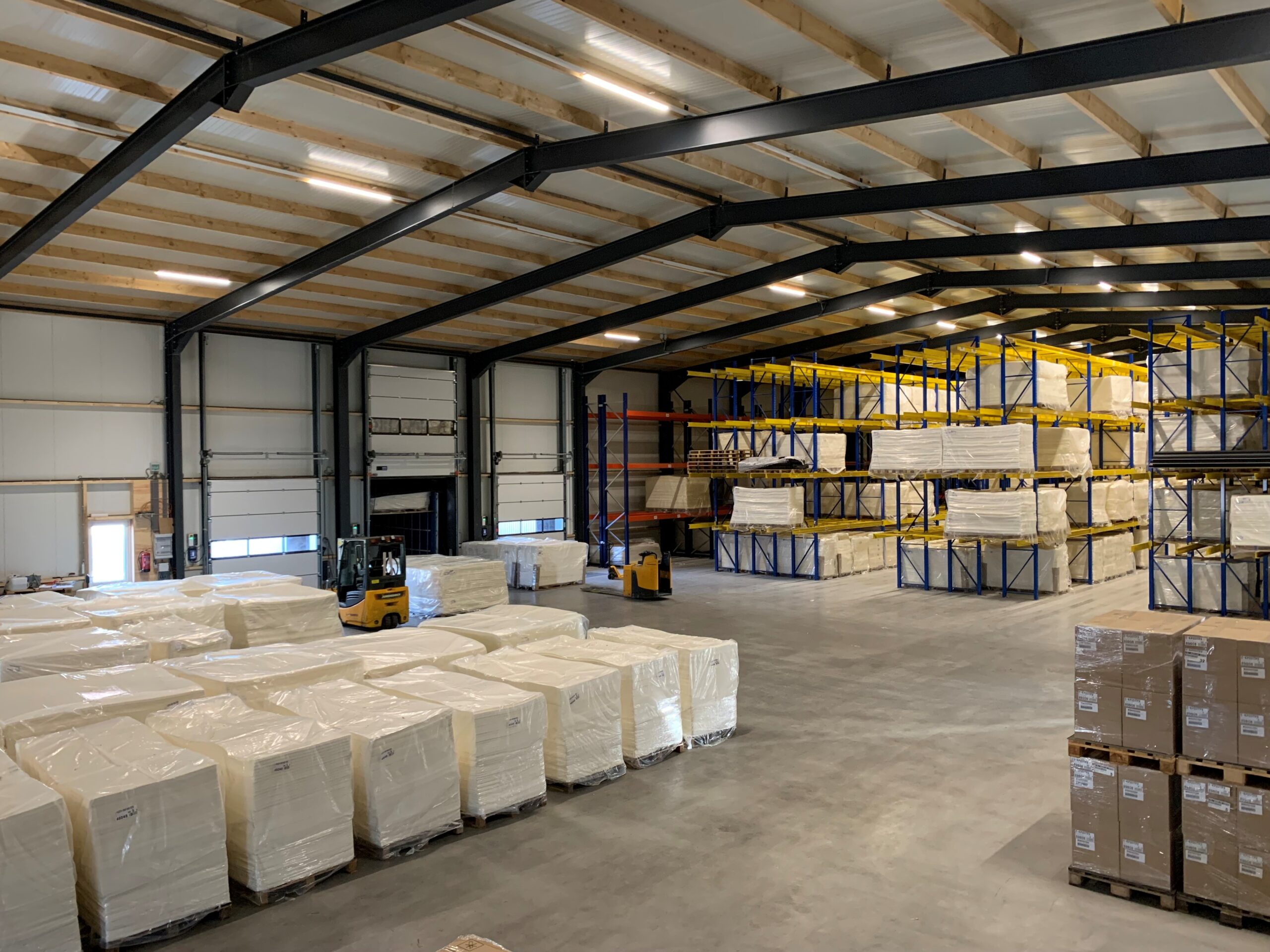WAREHOUSING / LAGERUNG